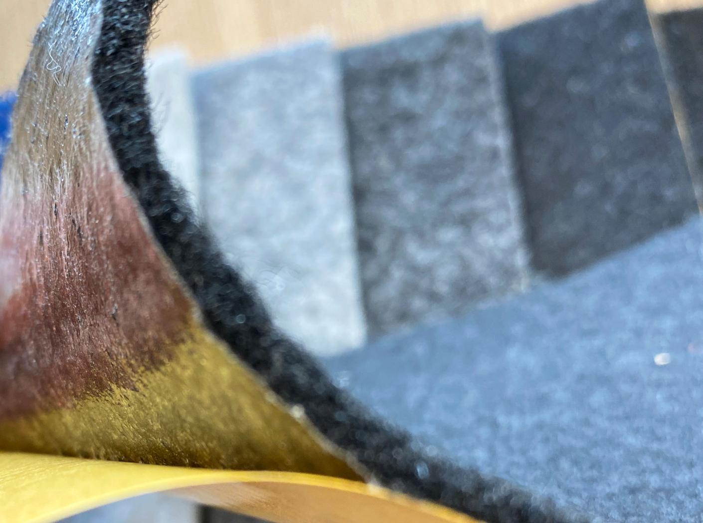 Viltmatt,133 cm, 360g, must, liimiga Viltmatt,133 cm, 360g, must, liimiga