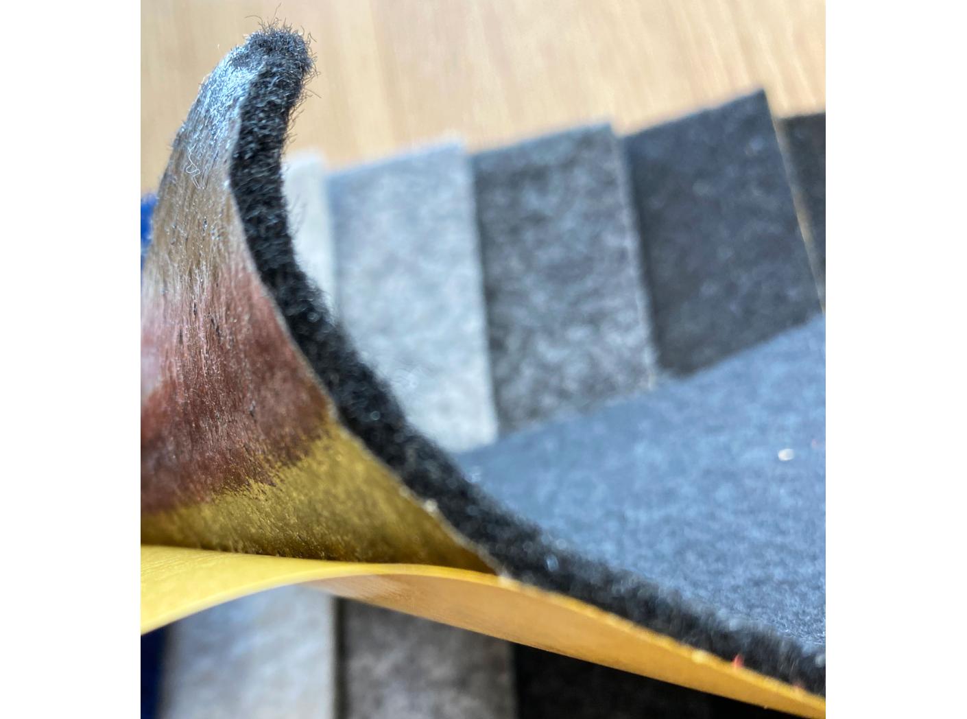 Viltmatt,133 cm, 360g, must, liimiga Viltmatt,133 cm, 360g, must, liimiga