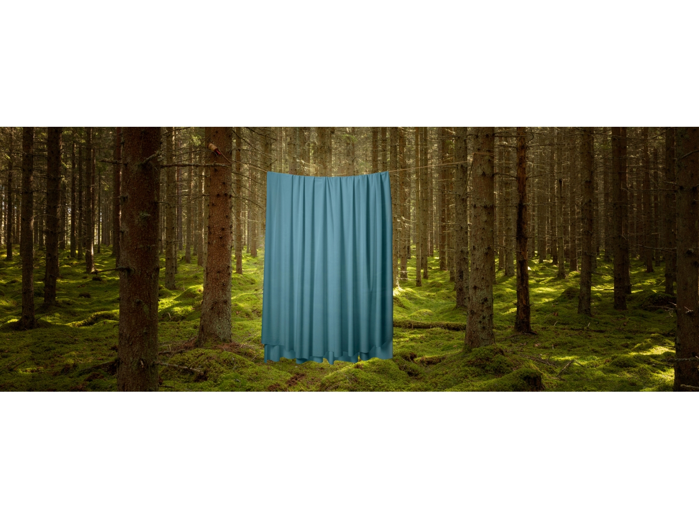 Kardin Roma Velvet FR 47 Emerald 300 cm Kardin Roma Velvet FR 47 Emerald 300 cm