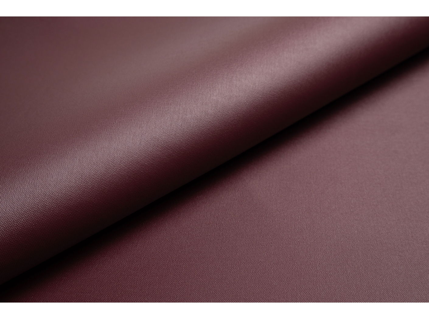 Kunstnahk Nyx 904 Ruby wine Kunstnahk Nyx 904 Ruby wine